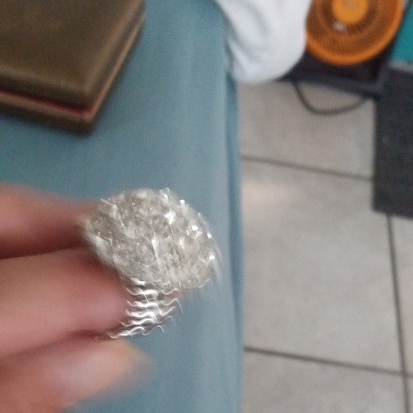 Elegant Silver Crystal Ring - Picture 3 of 4